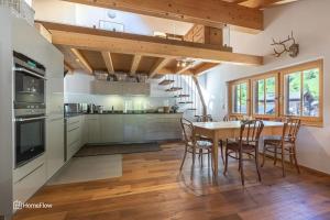 Kuchyň nebo kuchyňský kout v ubytování Comfortable apartment for 4-8 persons near Zermatt