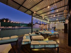 VITS Daman Devka Beach餐厅或其他用餐的地方