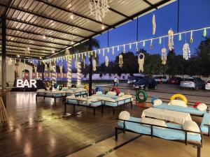 VITS Daman Devka Beach餐厅或其他用餐的地方