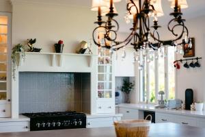 Fotografie z fotogalerie ubytování Luxury & plush lifestyle 5 Bedroom house in Mt Eliza v destinaci Mount Eliza