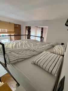 Fotografia z galérie ubytovania Klimatyczne studio w sercu Pragi vo Varšave