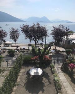 an overhead view of a park with a table and trees at Casa Aurora in Baveno