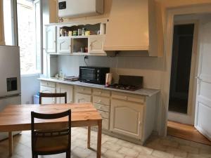 Zdjęcie z galerii obiektu Centre ville -cadre royal - appartement de charme. w mieście Sète