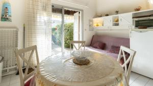 Posedenie v ubytovaní Les Ondines 2- 33- Maison mezzanine- 6 pers
