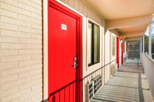 Gallery image of Hotel Petersburg VA I-95 & E Washington St in Petersburg