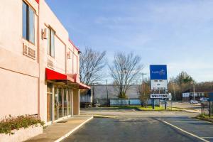 Gallery image of Hotel Petersburg VA I-95 & E Washington St in Petersburg