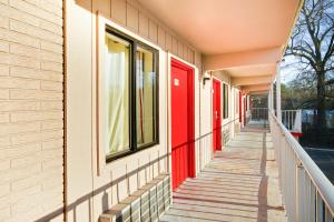 Gallery image of Hotel Petersburg VA I-95 & E Washington St in Petersburg