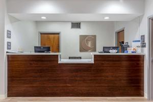 Comfort Inn & Suites tesisinde lobi veya resepsiyon alanı