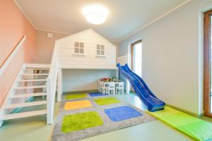 Zdjęcie z galerii obiektu Słońce & Plaża Apartamenty Krynica Morska w Nautikka Park w mieście Krynica Morska