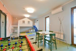 Zdjęcie z galerii obiektu Słońce & Plaża Apartamenty Krynica Morska w Nautikka Park w mieście Krynica Morska