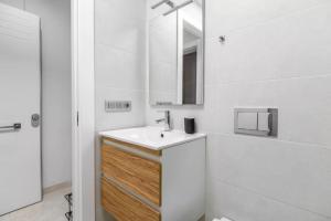 Fotografia z galérie ubytovania 082 Apartamento moderno con la piscina y WIFI gratis v destinácii Torrevieja