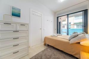 Fotografia z galérie ubytovania 082 Apartamento moderno con la piscina y WIFI gratis v destinácii Torrevieja