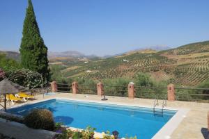 Basen w obiekcie La Molina Del Olivar - Peaceful Location lub w pobliżu