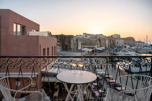 Balkón nebo terasa v ubytování Riviera Suites
