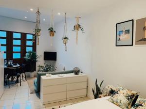TV a/nebo společenská místnost v ubytování Apartamento Puerta del Camino 6