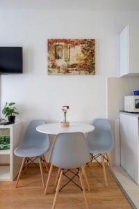 Kuchyň nebo kuchyňský kout v ubytování Prince Apartments