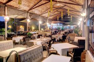 Honiara Hotel餐厅或其他用餐的地方