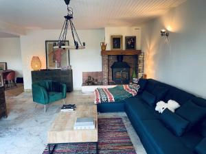Posedenie v ubytovaní Magnifique maison avec piscine au calme du Gers