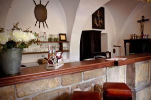 Lounge nebo bar v ubytování Zamek Zabreh