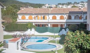 Swimmingpoolen hos eller tæt på R141 Manila Resort Patio