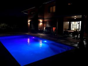 Zdjęcie z galerii obiektu Zen Villa - piscine, terrasse, calme & familial w mieście Metz-Tessy