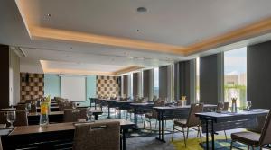 PARKROYAL Langkawi Resort餐厅或其他用餐的地方