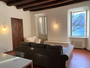 Billede fra billedgalleriet på Meraviglioso appartamento fronte lago con climatizzatore i Bissone