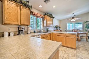 Afbeelding uit fotogalerij van Private Pool and Spa La Quinta Retreat! in La Quinta