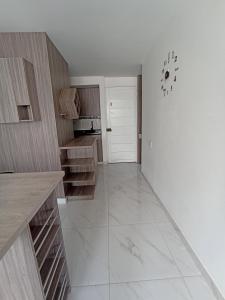 Una cocina o zona de cocina en Apartamento Nuevo en Bochalema