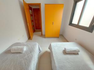 Zdjęcie z galerii obiektu Ático Aire del Andarax con terraza y aparcamiento entre el mar y desierto w mieście Viator