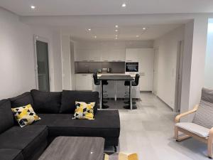 Kuchyňa alebo kuchynka v ubytovaní Appartement brest st-marc 6-8personne 2min centre + 8 fotografií