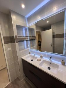 Kúpeľňa v ubytovaní Appartement brest st-marc 6-8personne 2min centre