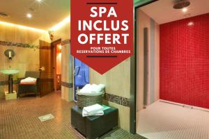 una señal para una oferta de spa incluida en una habitación de hotel en Enzo Hotels Thionville by Kyriad Direct, en Thionville