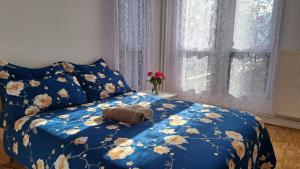 Zdjęcie z galerii obiektu Charming apartment very close to the City CENTER w Paryżu