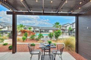Gallery image of Ocotillo Springs 26 Endless Summer Pool Side Retreat in Santa Clara