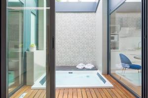 A bathroom at Alto da Pousa