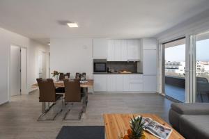 Kuchyňa alebo kuchynka v ubytovaní Apartments Cesare