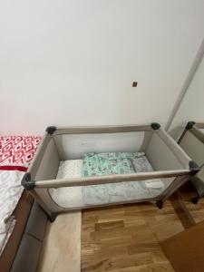 PANDORA APARTMAN CACAK客房内的一张或多张床位