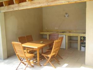Zdjęcie z galerii obiektu Belle villa piscine Provence Uzes climatisée w mieście Saint-Victor-des-Oules