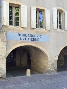 Zdjęcie z galerii obiektu Belle villa piscine Provence Uzes climatisée w mieście Saint-Victor-des-Oules