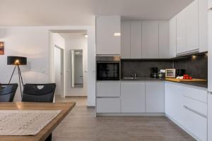 Kuchyňa alebo kuchynka v ubytovaní Apartments Cesare