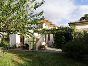 A garden outside Casa del Geco