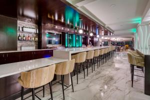 Lounge nebo bar v ubytování Holiday Inn Kansas City - Downtown by IHG
