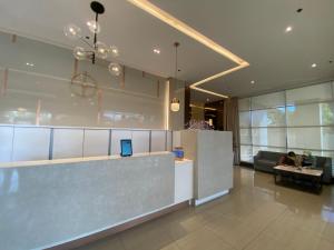 Lobbyn eller receptionsområdet på Simple Studio Unit N Centrio Tower