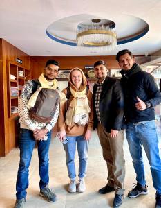 Gosti u objektu Himalayan Suite Hotel