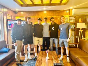 Gosti u objektu Himalayan Suite Hotel