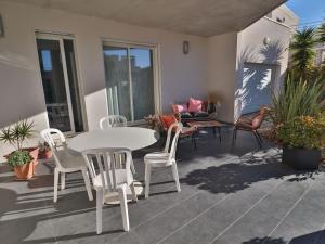 Fotografia z galérie ubytovania Villa climatisée indépendante avec jardin et WIFI, proche plage et commerces à Sète, quartier Villeroy - FR-1-472-176 v destinácii Sète
