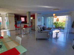 Fotografia z galérie ubytovania Villa climatisée indépendante avec jardin et WIFI, proche plage et commerces à Sète, quartier Villeroy - FR-1-472-176 v destinácii Sète