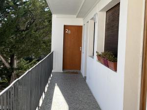 Balkon lub taras w obiekcie Superbe T2 avec balcon et parking, idéalement situé à Arcachon - FR-1-374-200