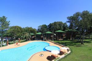 Bazén v ubytování Mountain Resort Koh Lipe nebo v jeho okolí